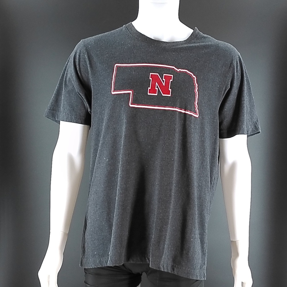 Nebraska Cornhuskers Mens XL Charcoal Grey State Outline Graphic T-Shirt